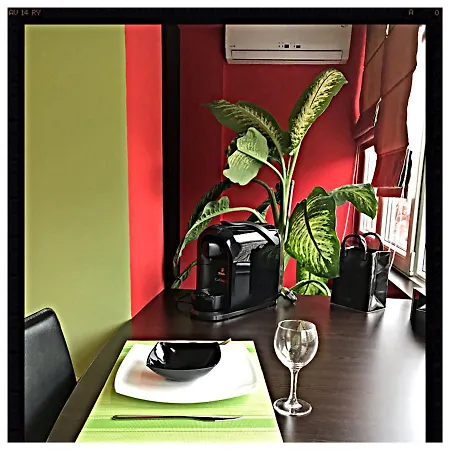 Life Style In A Boutique In University Square Apartment